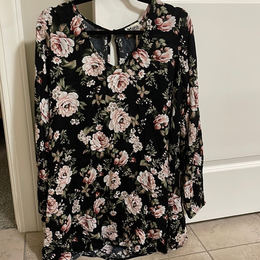 Show me your Mumu Donnie dress black floral size M